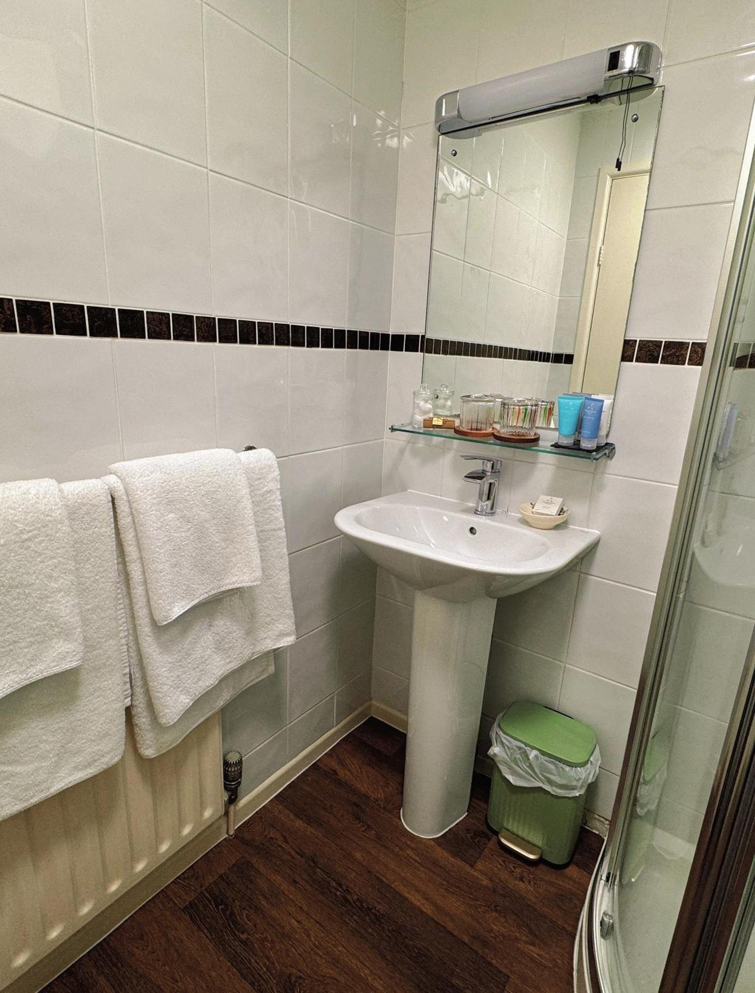 The Robin Hill 4* Torquay